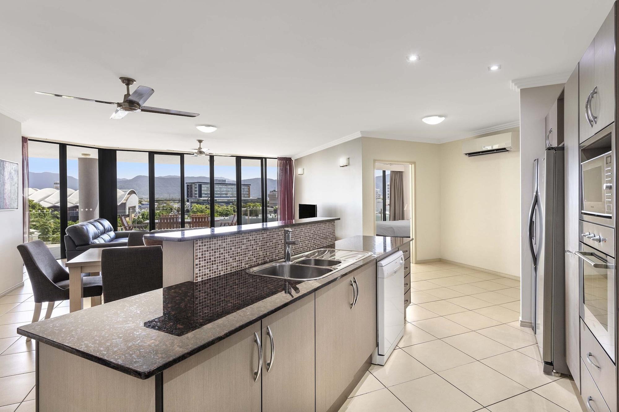 Piermonde Apartments Cairns Extérieur photo